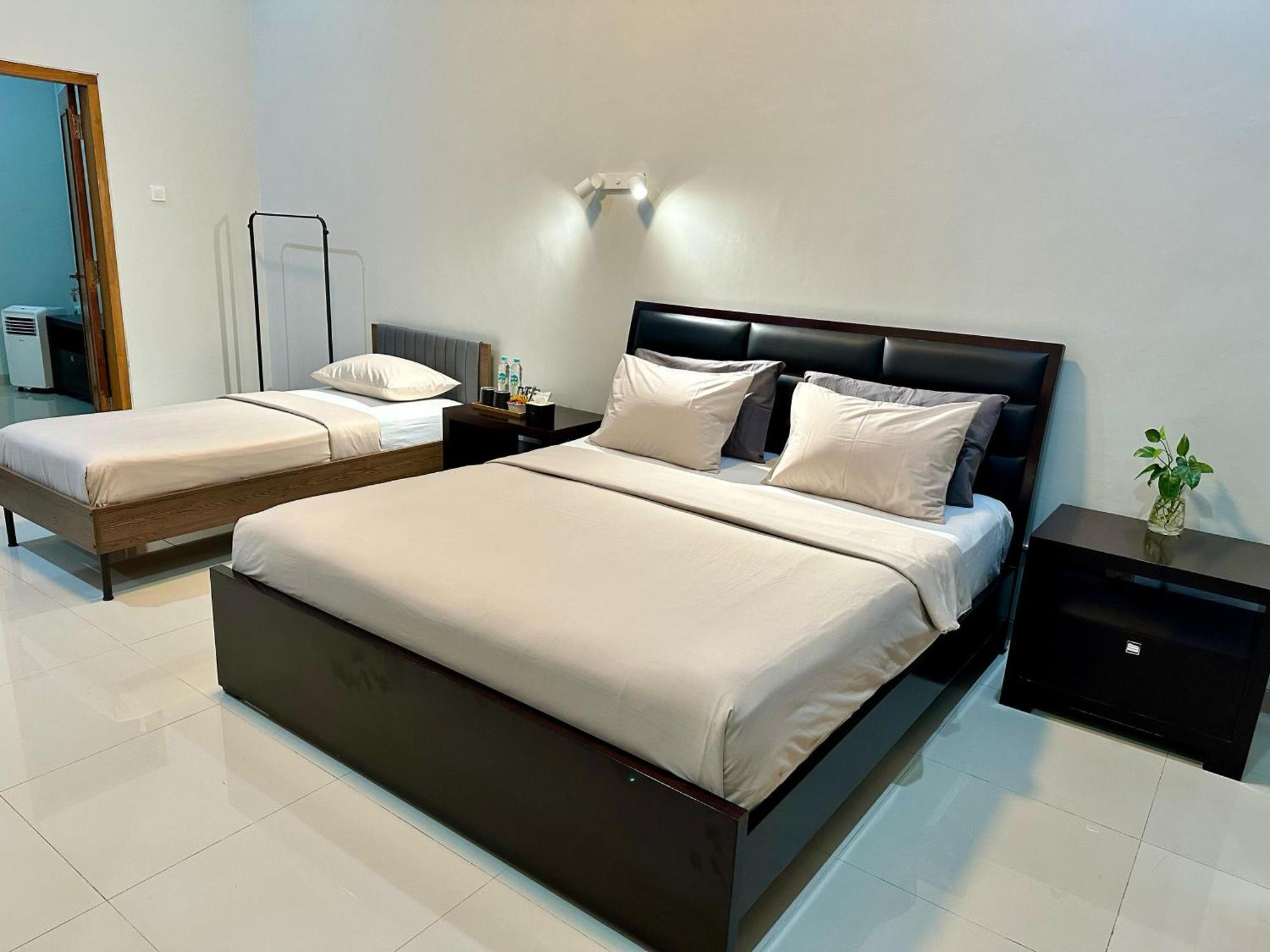 Kejayan Cendhani Raras Gallery מראה חיצוני תמונה